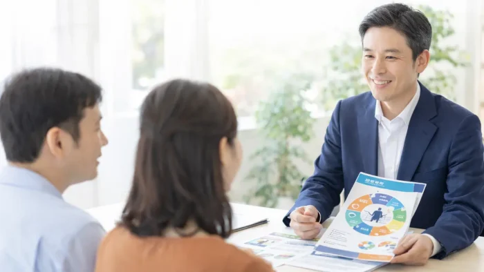 大阪の任意売却コンサルタントに相談する夫婦